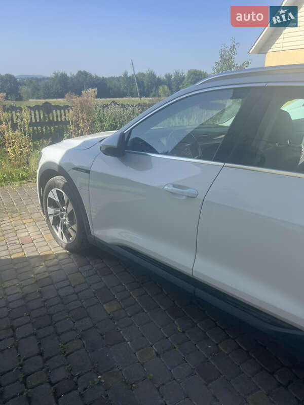 Внедорожник / Кроссовер Audi e-tron 2019 в Косове фото 10 Внедорожник / Кроссовер Audi e-tron 2019 в Косове