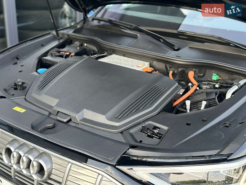 Внедорожник / Кроссовер Audi e-tron 2021 в Ужгороде