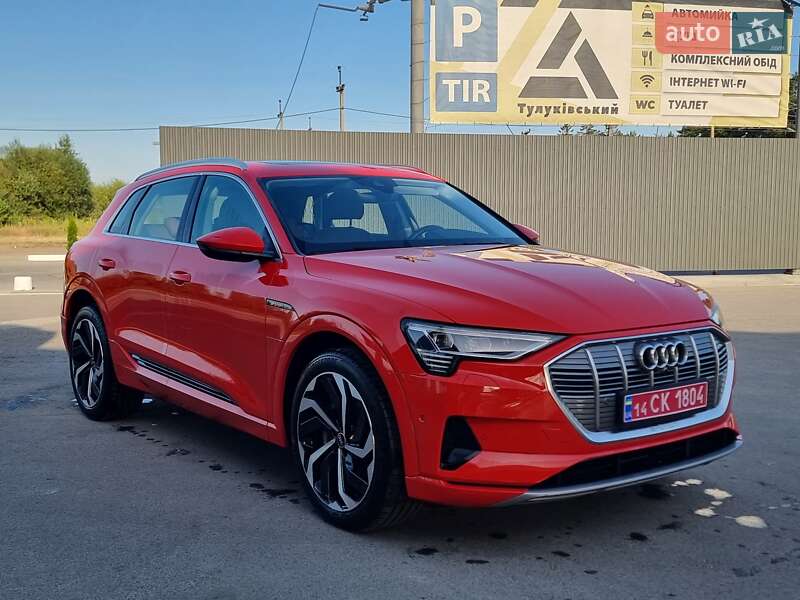 Внедорожник / Кроссовер Audi e-tron 2021 в 