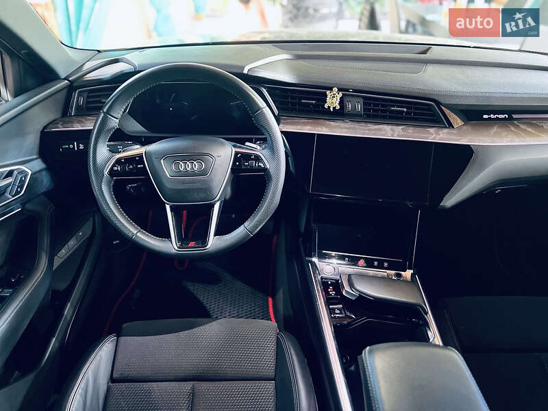 Внедорожник / Кроссовер Audi e-tron 2020 в Одессе