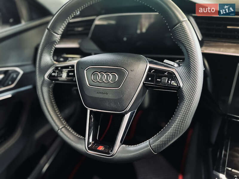 Внедорожник / Кроссовер Audi e-tron 2020 в 