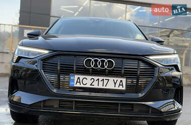 Позашляховик / Кросовер Audi e-tron 2019 в 