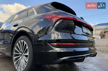 Позашляховик / Кросовер Audi e-tron 2019 в 