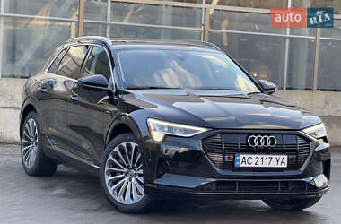 Позашляховик / Кросовер Audi e-tron 2019 в 
