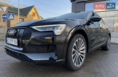 Позашляховик / Кросовер Audi e-tron 2019 в 