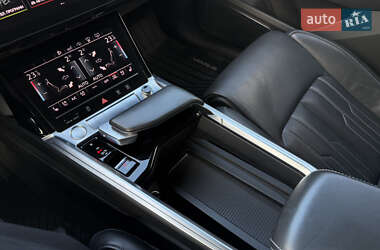 Позашляховик / Кросовер Audi e-tron 2019 в 