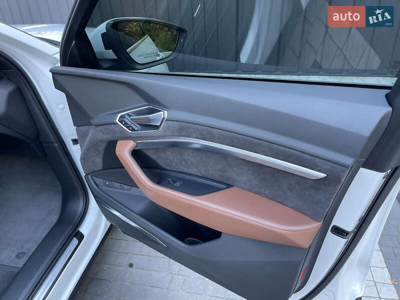 Позашляховик / Кросовер Audi e-tron 2019 в Рівному