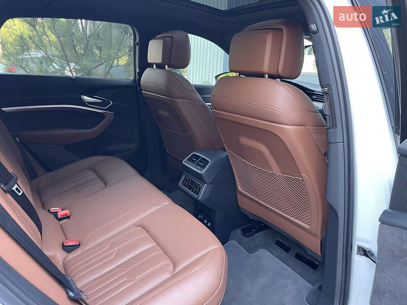 Позашляховик / Кросовер Audi e-tron 2019 в Рівному