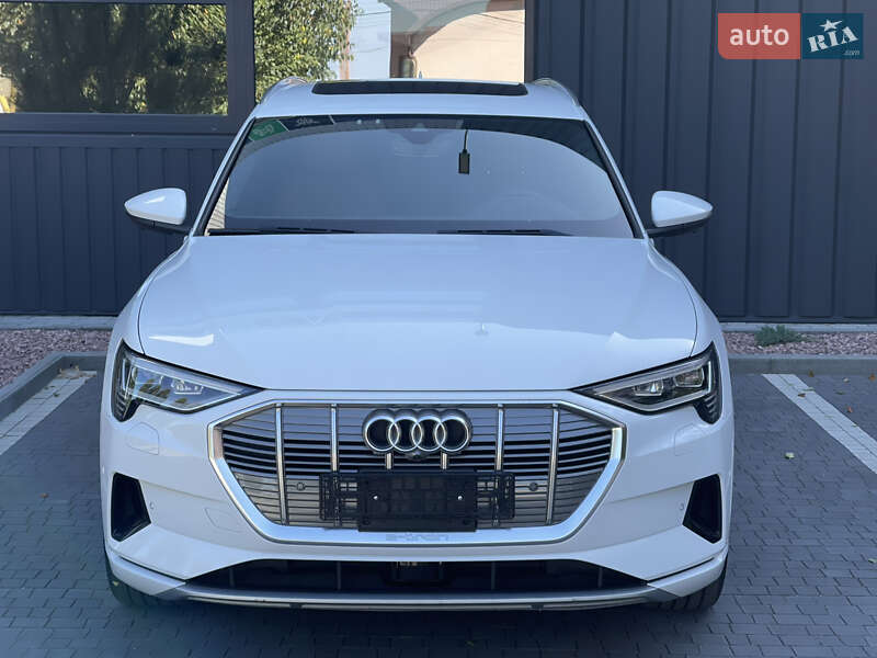 Позашляховик / Кросовер Audi e-tron 2019 в Рівному