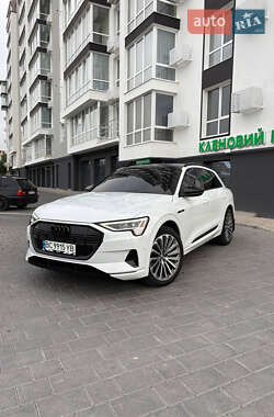 Внедорожник / Кроссовер Audi e-tron 2019 в 