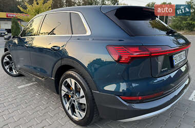 Внедорожник / Кроссовер Audi e-tron 2019 в 