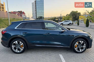 Внедорожник / Кроссовер Audi e-tron 2019 в 