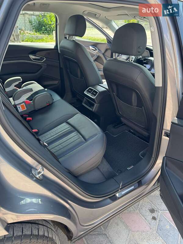 Позашляховик / Кросовер Audi e-tron 2019 в Миколаєві фото 10 Позашляховик / Кросовер Audi e-tron 2019 в Миколаєві