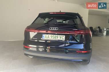 Внедорожник / Кроссовер Audi e-tron 2020 в 