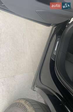 Внедорожник / Кроссовер Audi e-tron 2020 в 
