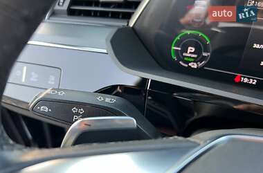 Внедорожник / Кроссовер Audi e-tron 2020 в 