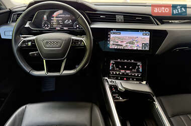 Внедорожник / Кроссовер Audi e-tron 2023 в 