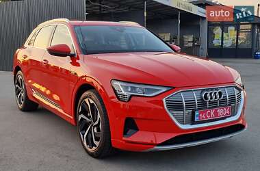 Внедорожник / Кроссовер Audi e-tron 2021 в 