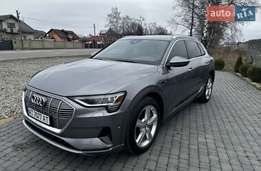 Позашляховик / Кросовер Audi e-tron 2019 в 