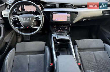 Позашляховик / Кросовер Audi e-tron 2020 в 