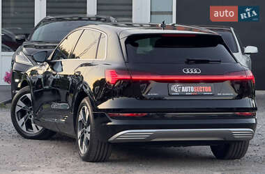 Внедорожник / Кроссовер Audi e-tron 2020 в 