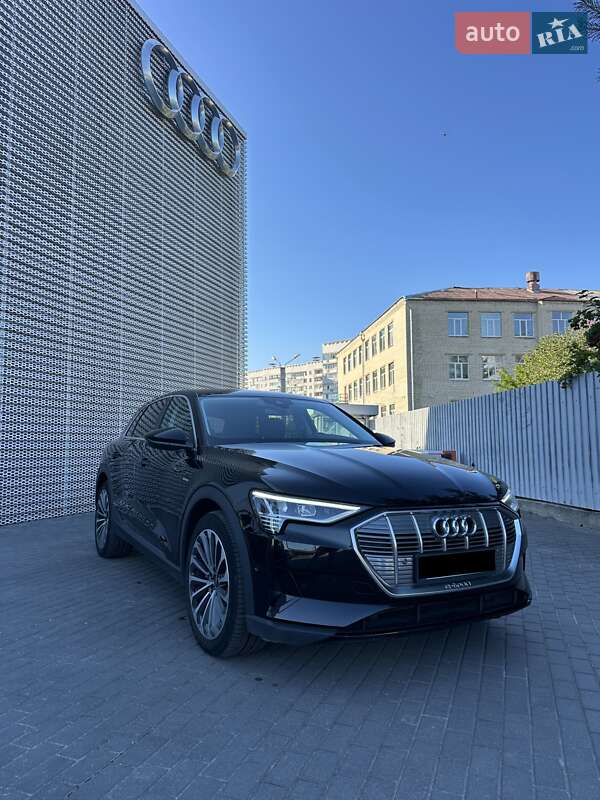 Внедорожник / Кроссовер Audi e-tron 2021 в Киеве фото 4 Внедорожник / Кроссовер Audi e-tron 2021 в Киеве