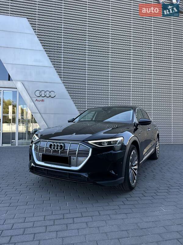 Внедорожник / Кроссовер Audi e-tron 2021 в Киеве фото 7 Внедорожник / Кроссовер Audi e-tron 2021 в Киеве