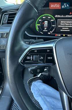 Внедорожник / Кроссовер Audi e-tron 2021 в 