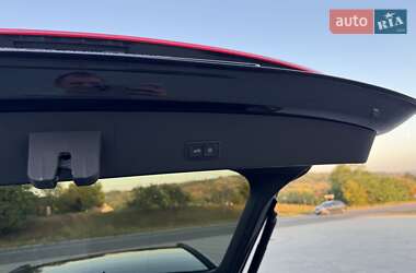 Позашляховик / Кросовер Audi e-tron 2022 в 
