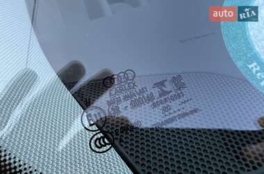 Позашляховик / Кросовер Audi e-tron 2020 в 