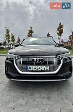 Внедорожник / Кроссовер Audi e-tron 2019 в 