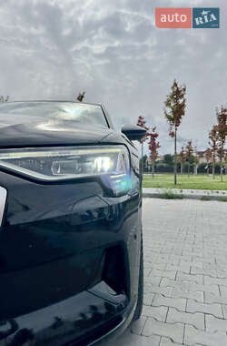 Внедорожник / Кроссовер Audi e-tron 2019 в 