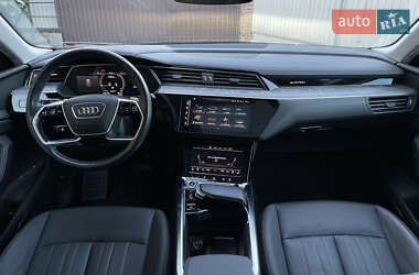 Позашляховик / Кросовер Audi e-tron 2020 в 