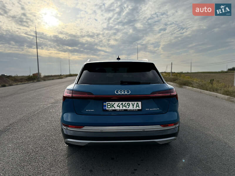 Внедорожник / Кроссовер Audi e-tron 2019 в Ровно фото 7 Внедорожник / Кроссовер Audi e-tron 2019 в Ровно
