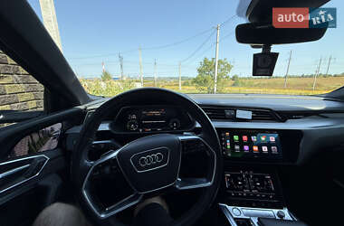 Позашляховик / Кросовер Audi e-tron 2019 в 