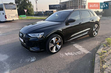 Позашляховик / Кросовер Audi e-tron 2021 в 