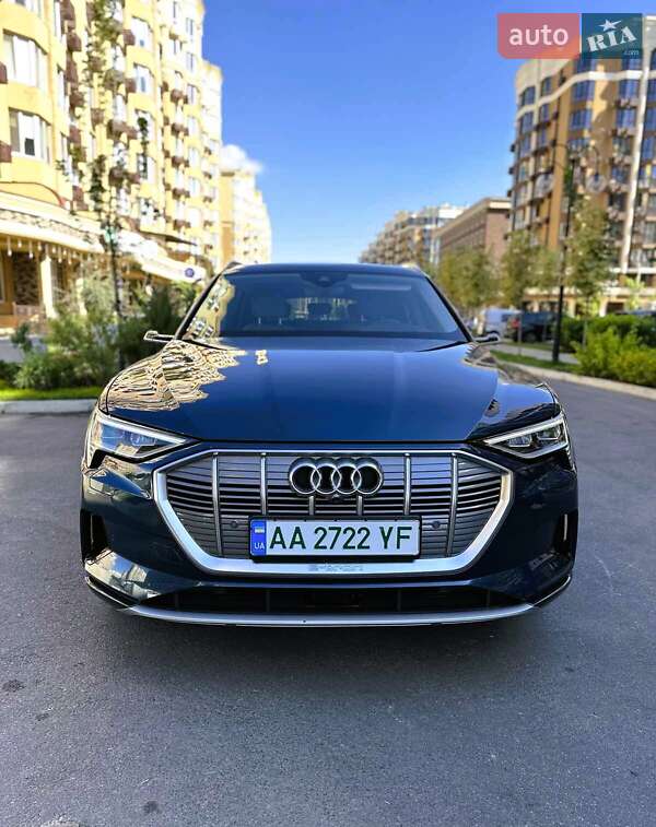 Внедорожник / Кроссовер Audi e-tron 2018 в Киеве