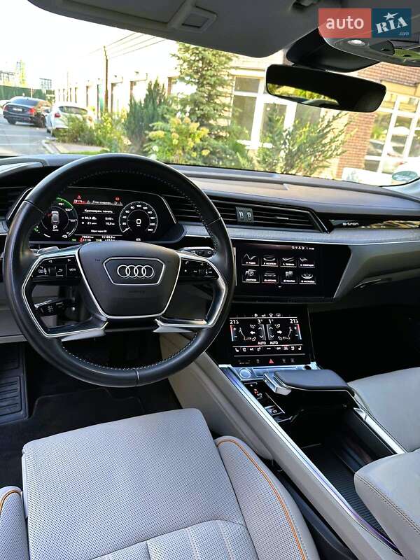 Внедорожник / Кроссовер Audi e-tron 2018 в Киеве
