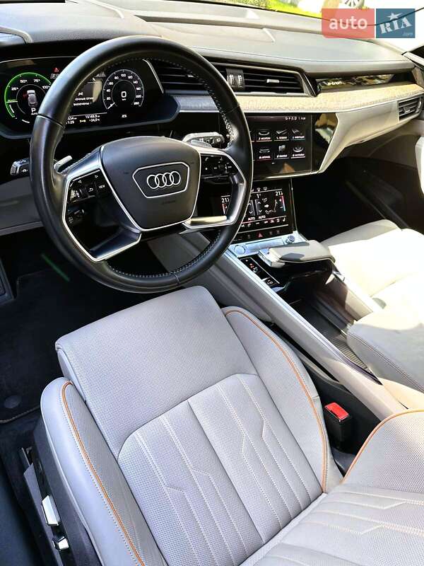 Внедорожник / Кроссовер Audi e-tron 2018 в Киеве