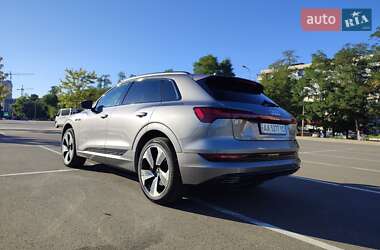 Внедорожник / Кроссовер Audi e-tron 2021 в 