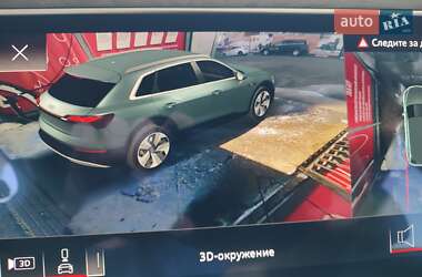 Внедорожник / Кроссовер Audi e-tron 2021 в 