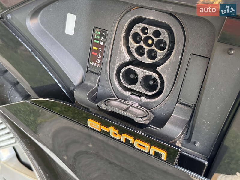 Внедорожник / Кроссовер Audi e-tron 2019 в Киеве