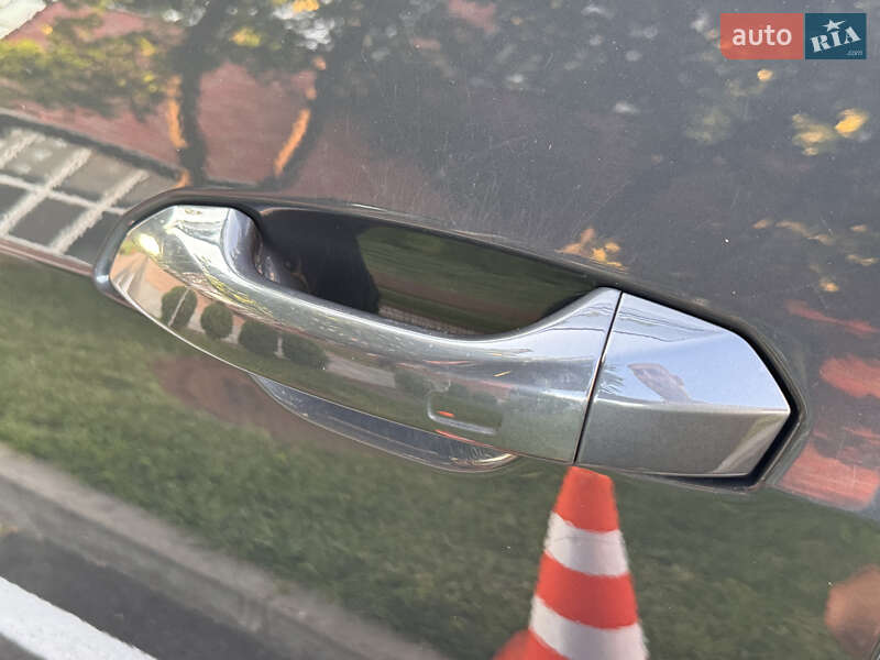 Внедорожник / Кроссовер Audi e-tron 2019 в Киеве