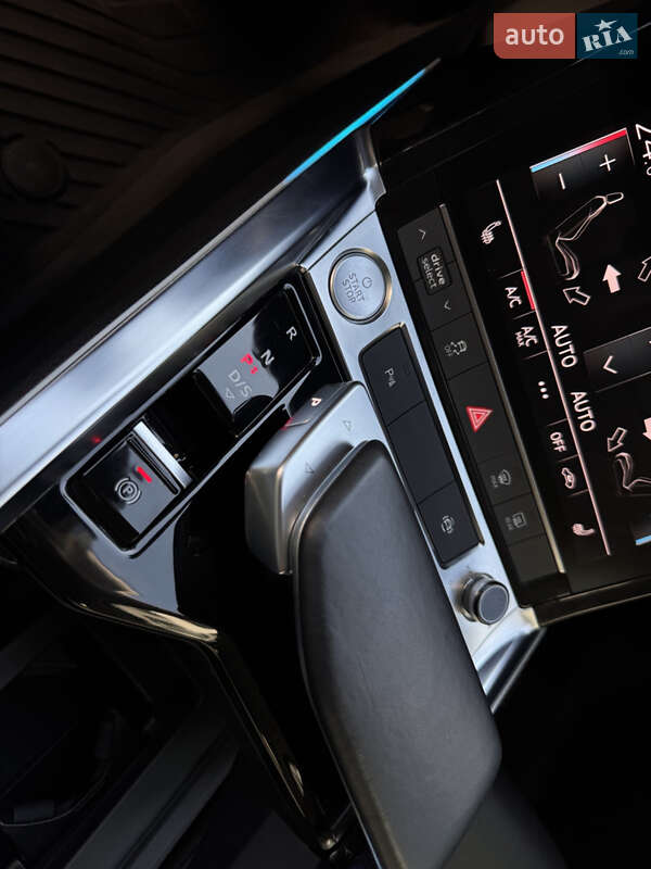 Внедорожник / Кроссовер Audi e-tron 2019 в Киеве