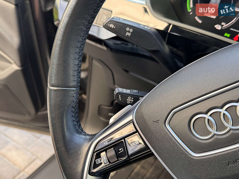 Внедорожник / Кроссовер Audi e-tron 2019 в Киеве