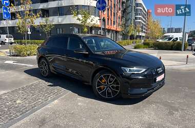 Внедорожник / Кроссовер Audi e-tron 2020 в 