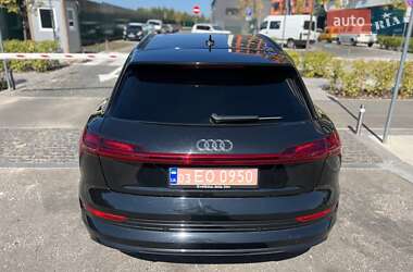 Внедорожник / Кроссовер Audi e-tron 2020 в 