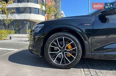 Внедорожник / Кроссовер Audi e-tron 2020 в 