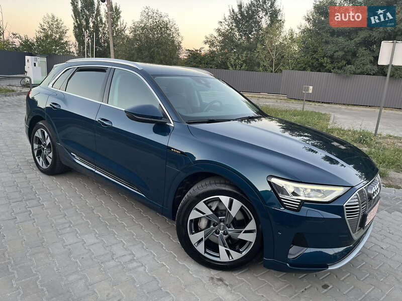 Позашляховик / Кросовер Audi e-tron 2020 в Дніпрі