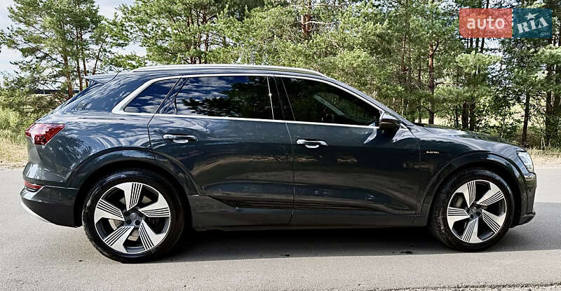 Внедорожник / Кроссовер Audi e-tron 2019 в Киеве